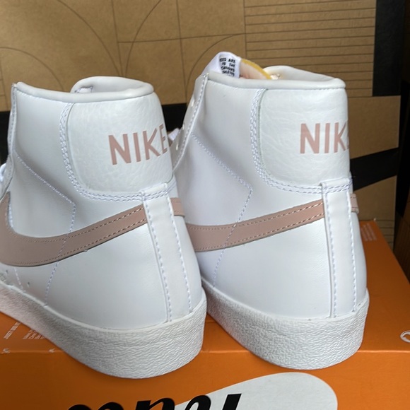 Nike W Blazer Mid ` 77 White / Pink Oxford - Black MEN`S - Picture 14 of 16